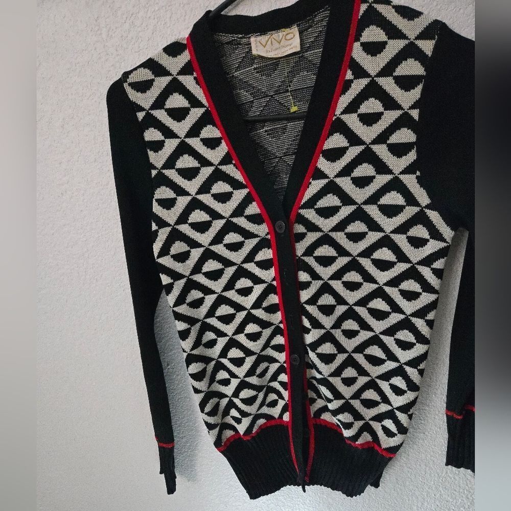 Vivo Black and White Knitwear